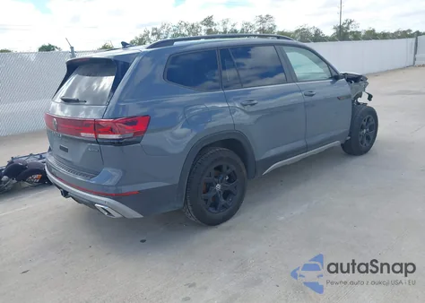 2024 Volkswagen Atlas 2.0T Peak Edition Sel from USA, damaged, VIN 1V2GR2CA2RC550072